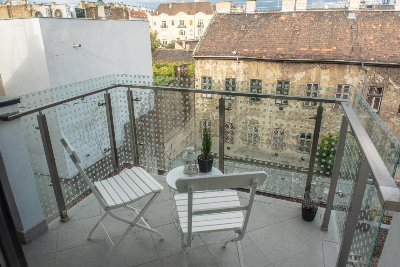 Dob36 With Free Private Parking And Balcony Budapest