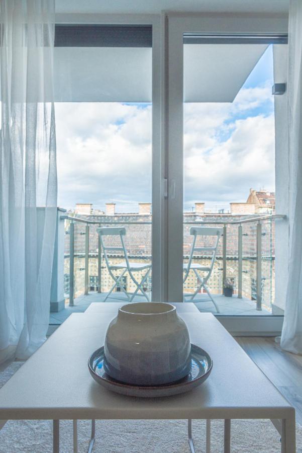 Dob36 With Free Private Parking And Balcony *