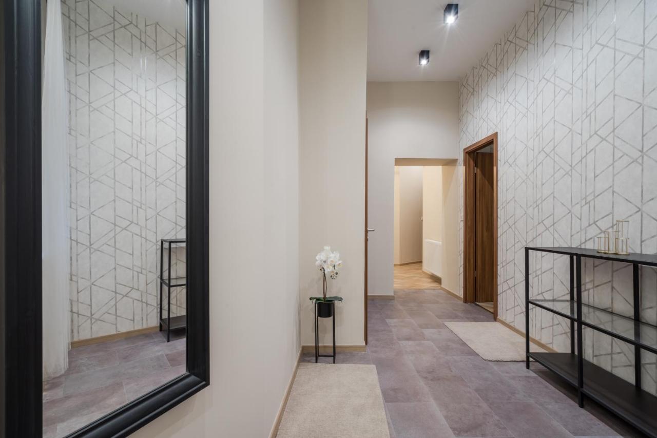 Apartamento 3 Bedrooms Bright Flat In The Heart Of The -free Parking Need Reservation Budapest