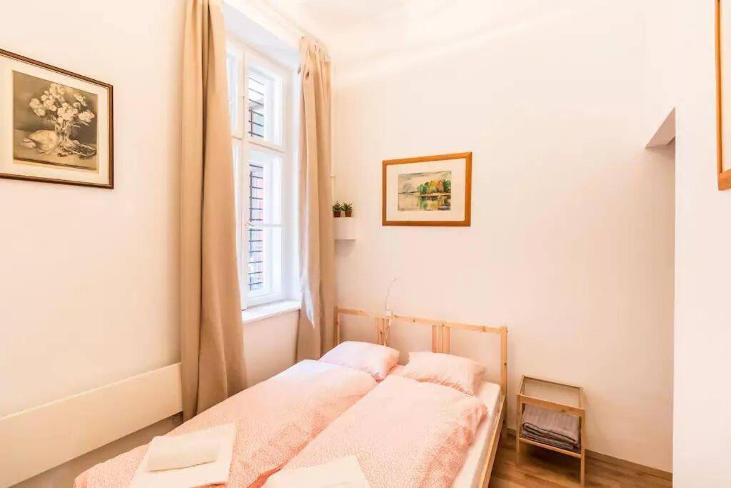 Spacious Lofted Place Next To The Pub District Appartement *