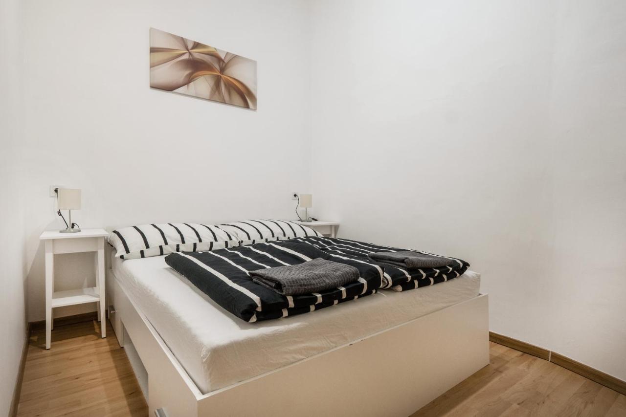 Jacuzzi And Privacy With 2 Balconies And Free Garage Budapest