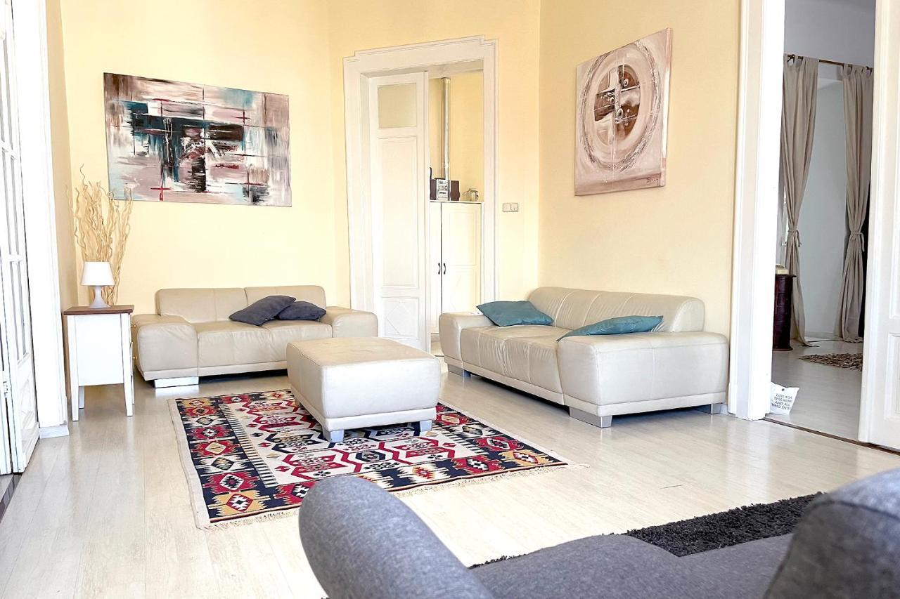 Elegant 125m2 In Center Of * Budapest
