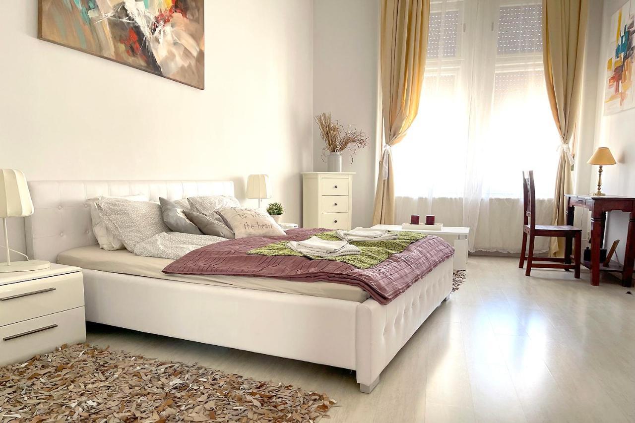 Elegant 125m2 In Center Of Budapest