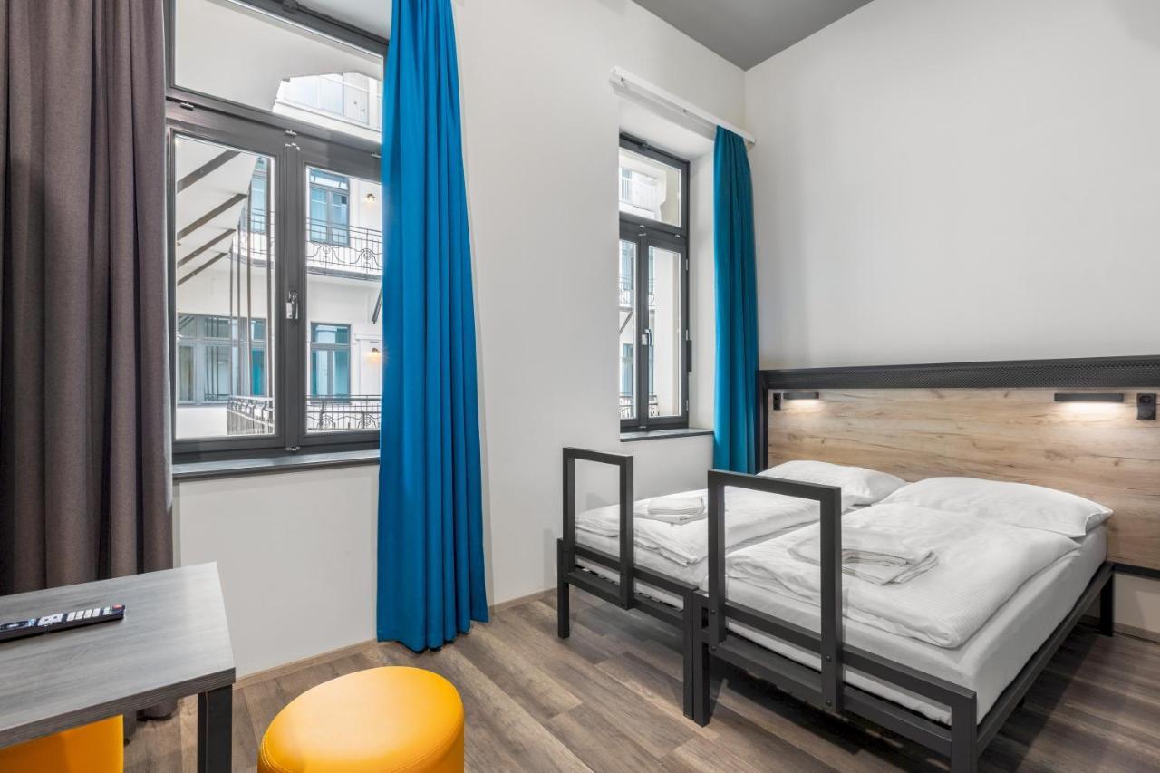 Hostel A&o