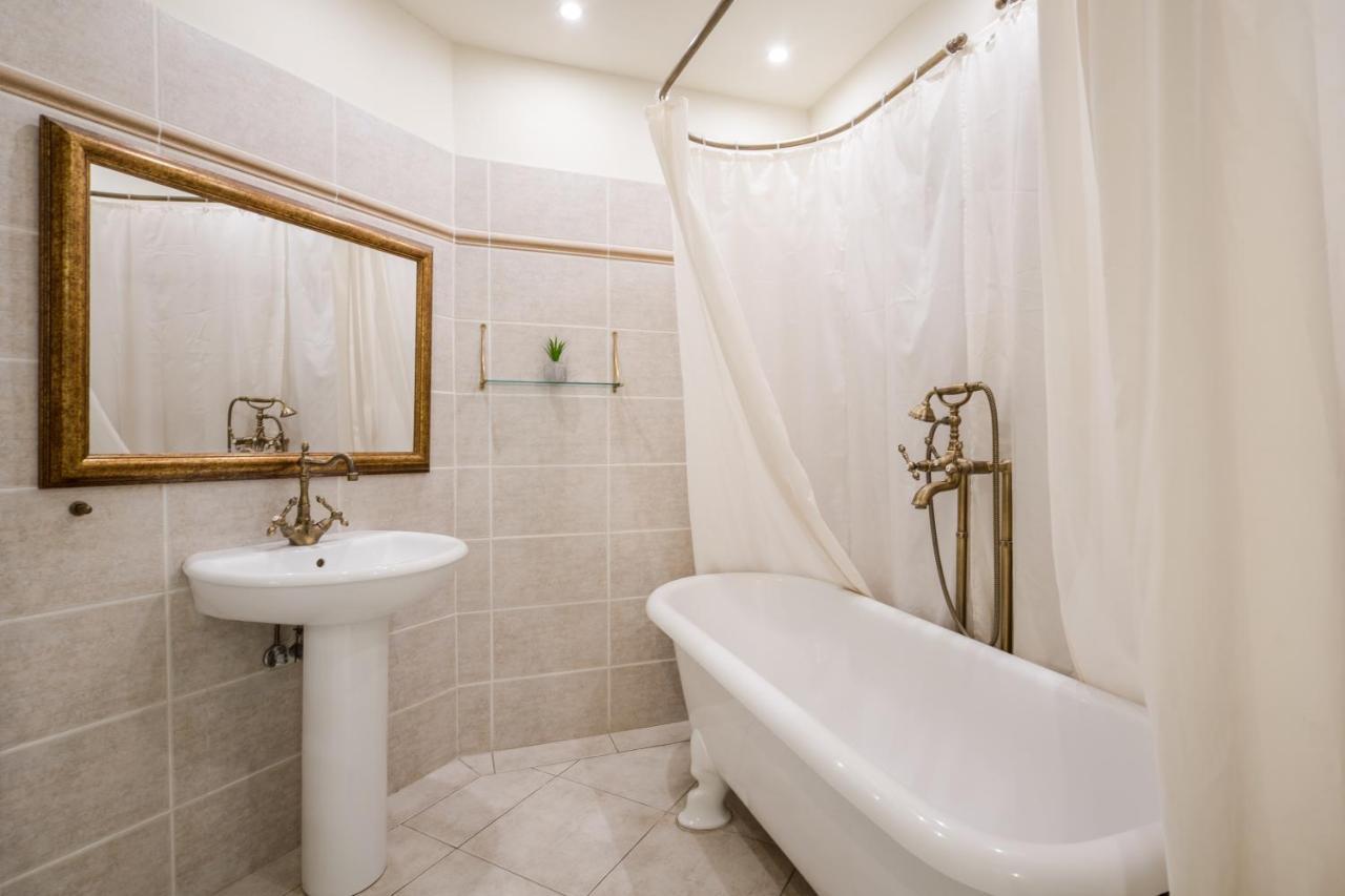 Basilica And Castle View Luxury Suite, Free Parking Reservation Needed Budapest