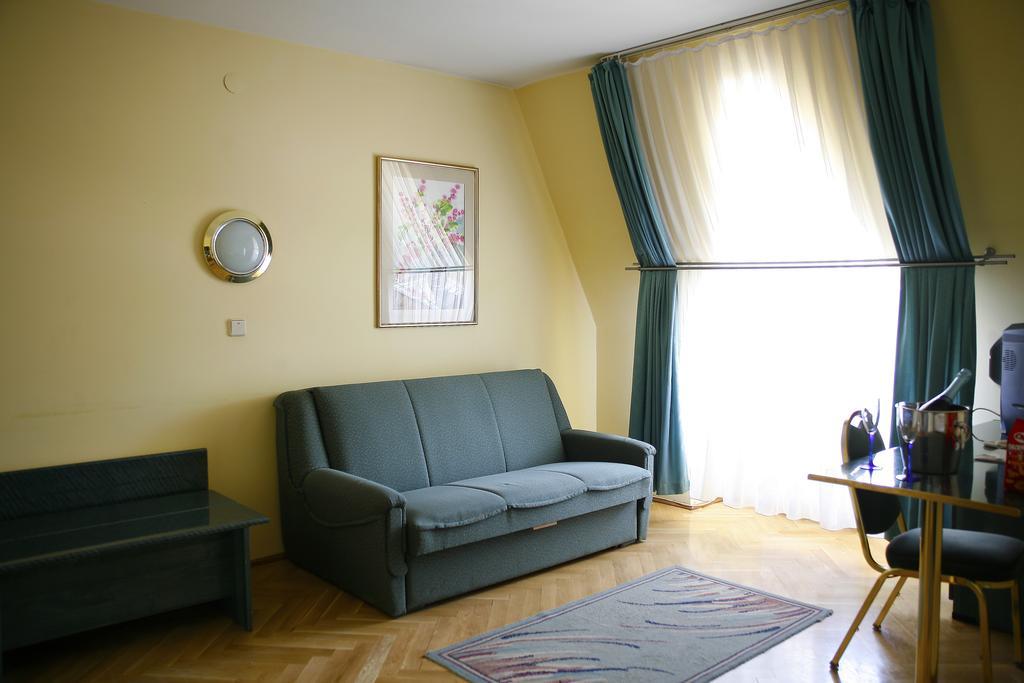 Bara Hotel Budapest