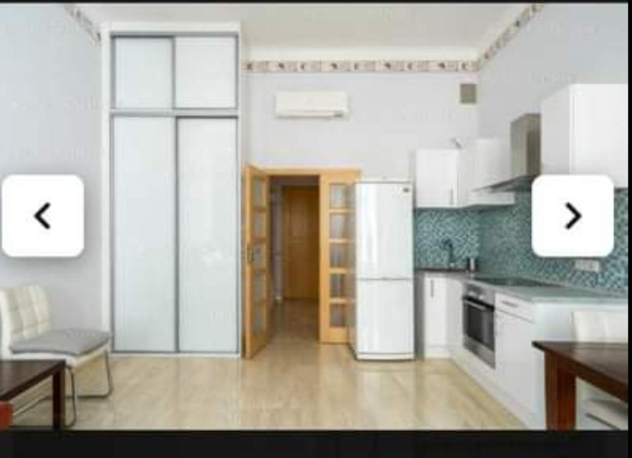 Vaci Utca Heart Of Downtown Apartment Budapest