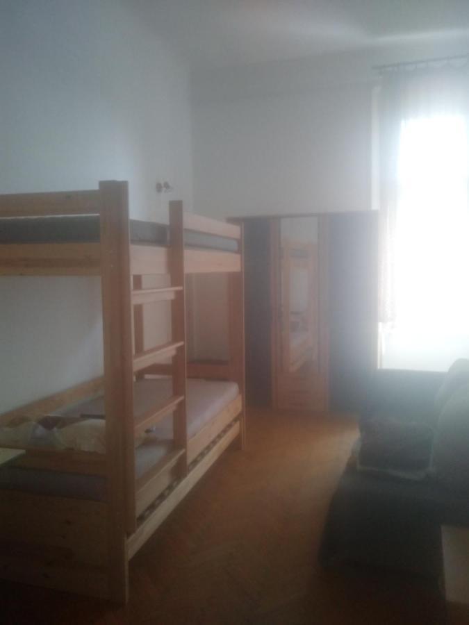 Kis Stáció 11 Beds * Budapest