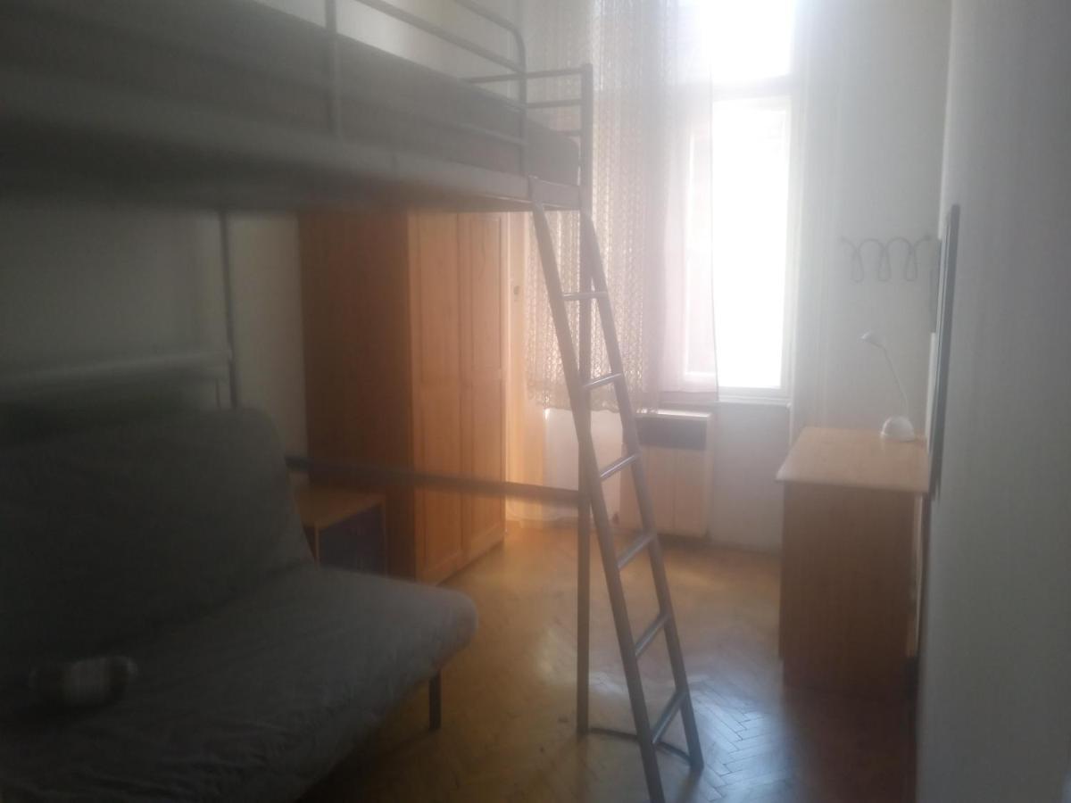 Appartamento Kis Stáció 11 Beds *