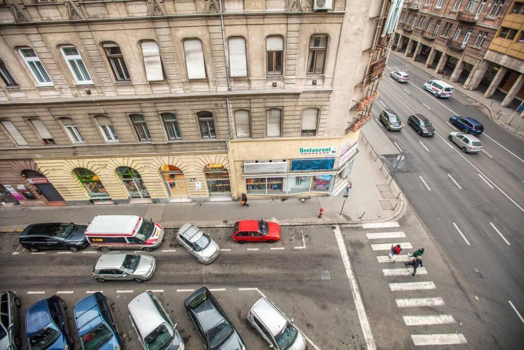 Homestay Keleti City Center Big Flat Bedroom Private Use *