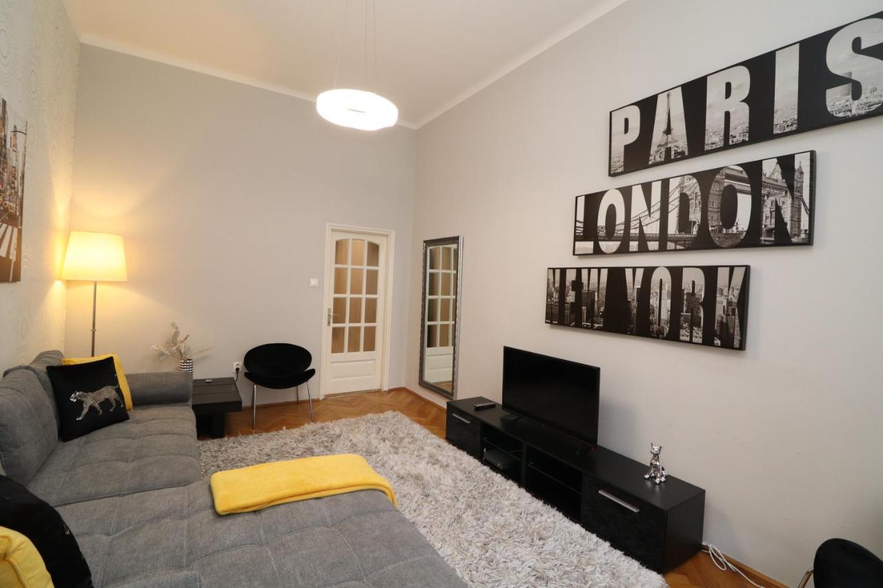 Nehru Part River Side Danube Appartement *