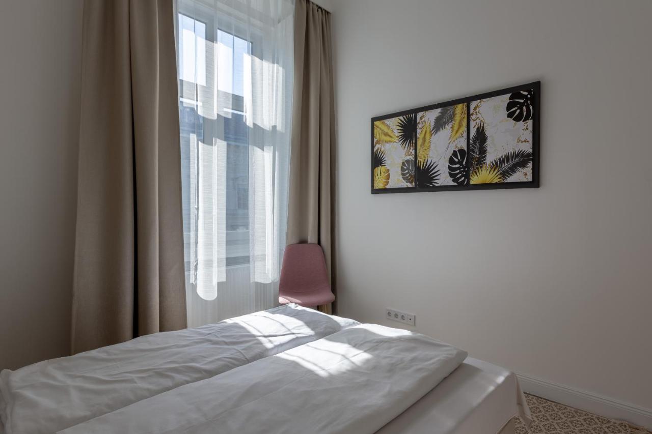 Apartman Downtown Elegance By Liberty Bridge - 90m2 *
