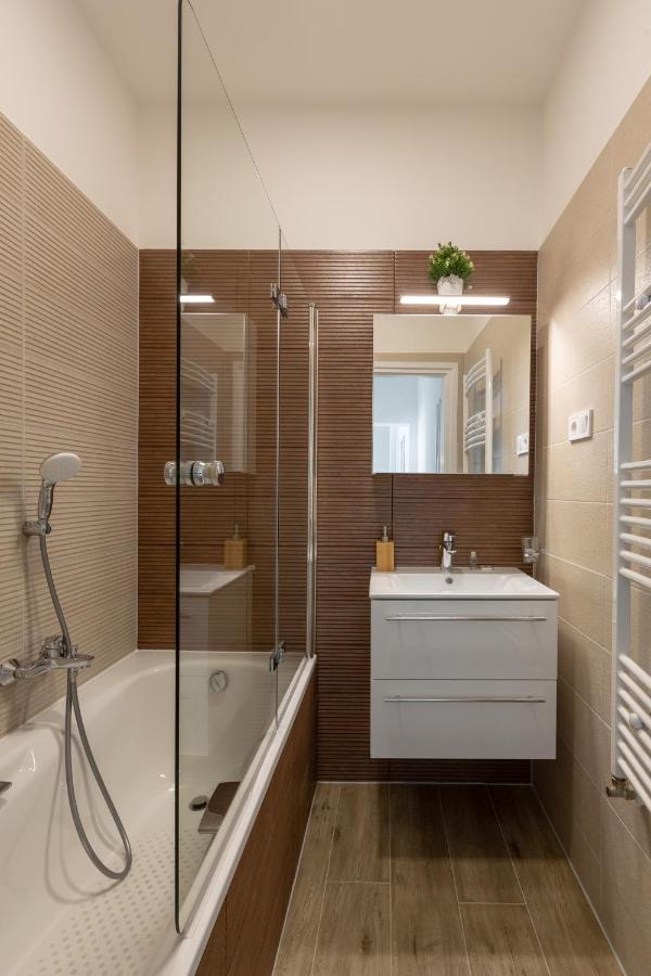 Appartement Downtown Elegance By Liberty Bridge - 90m2