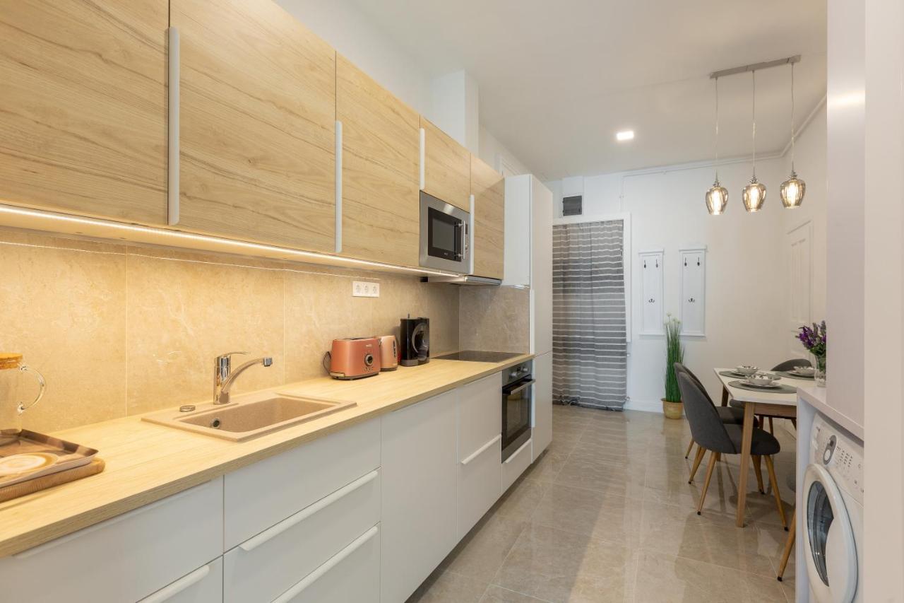Downtown Elegance By Liberty Bridge - 90m2 Apartman Budapest