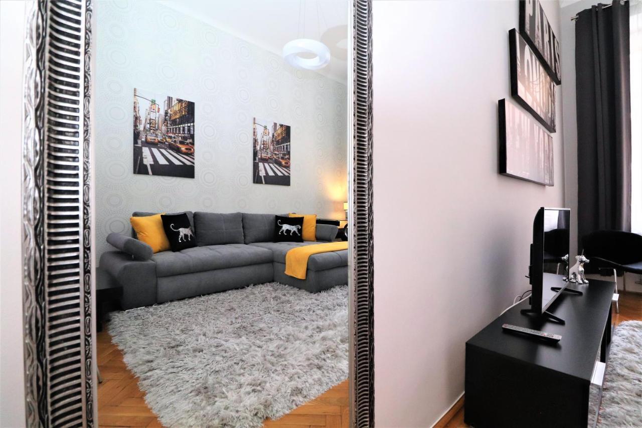 Nehru Part River Side Danube Appartement