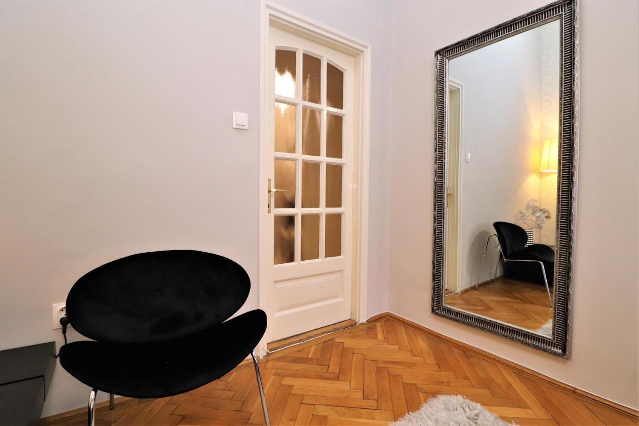 Nehru Part River Side Danube Appartement