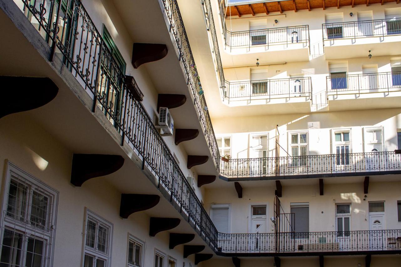 Neighbour Apartment *