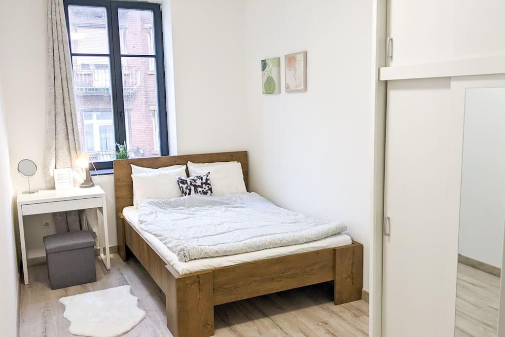 Modern Luxe In Heart Of Downtown *