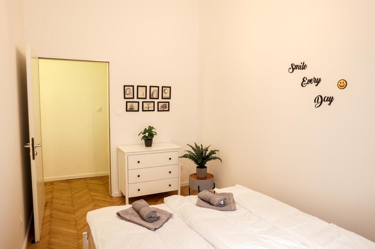 Modern 3br Free Parking Prime Location