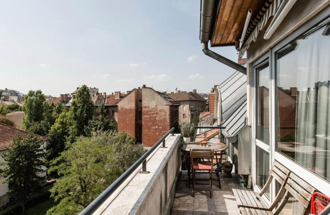 Penthouse -by The Danube Apartment *