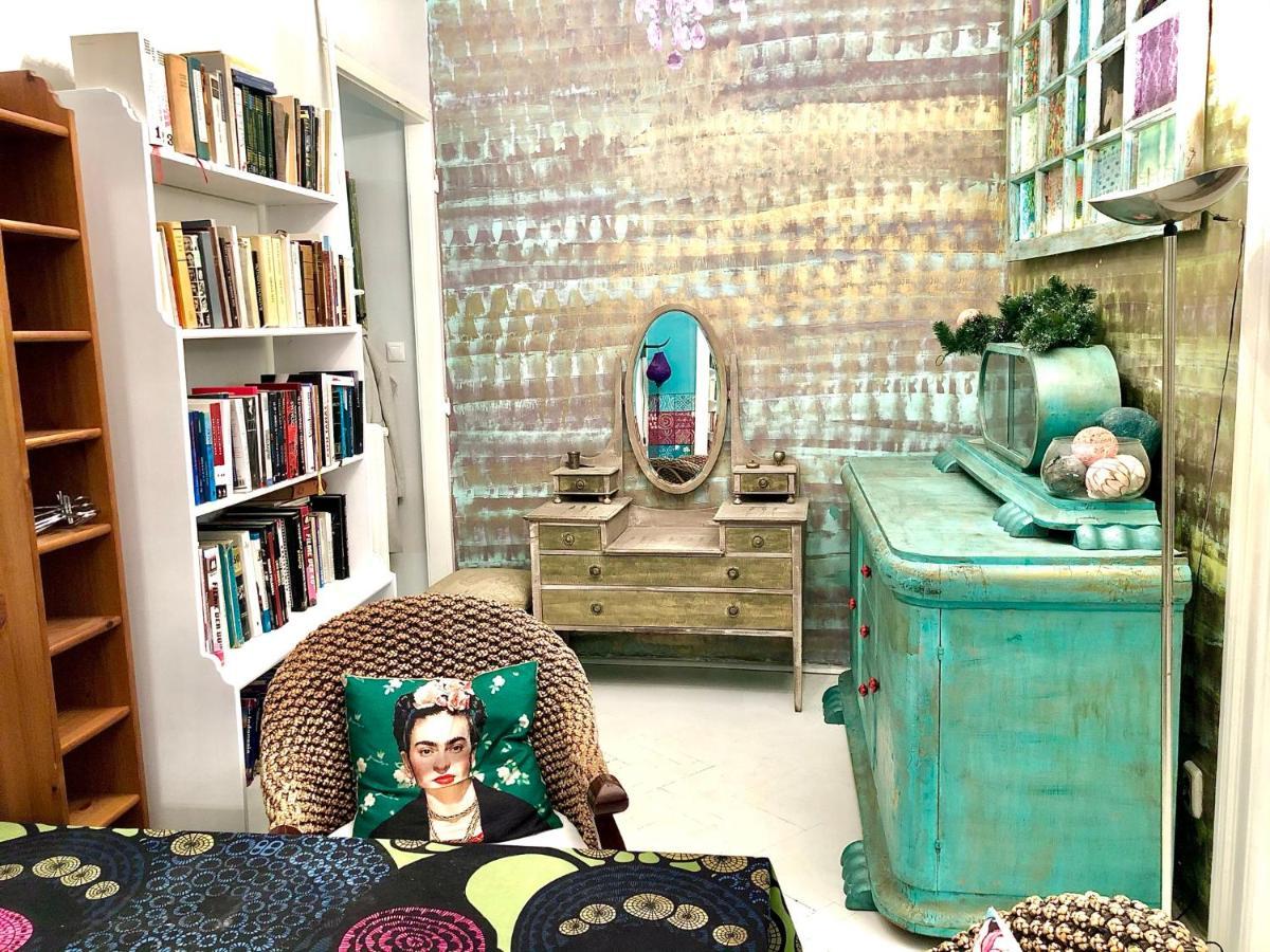 Arty Studio Flat At City Center