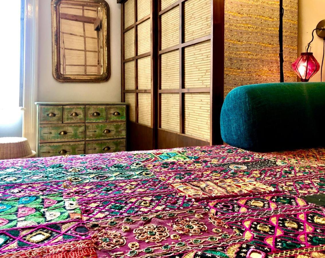 Arty Studio Flat At City Center Appartement