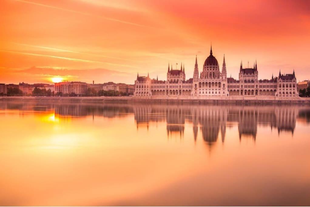 Modern Luxe In Heart Of Downtown Apartmán Budapest