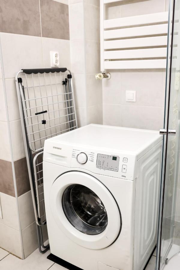 Modern 3br Free Parking Prime Location *