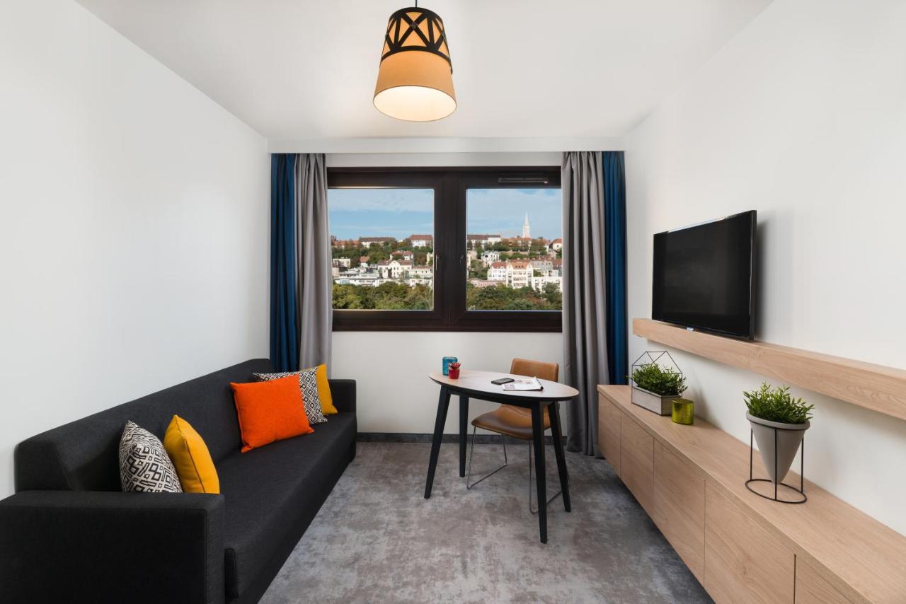 Mercure Castle Hill Hotell 4*