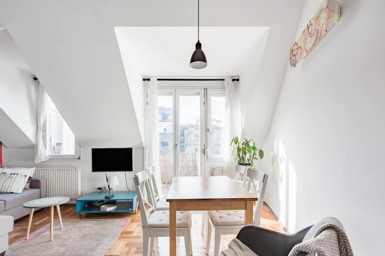 Relax Into Loft Living At A Light-filled Escape Appartement