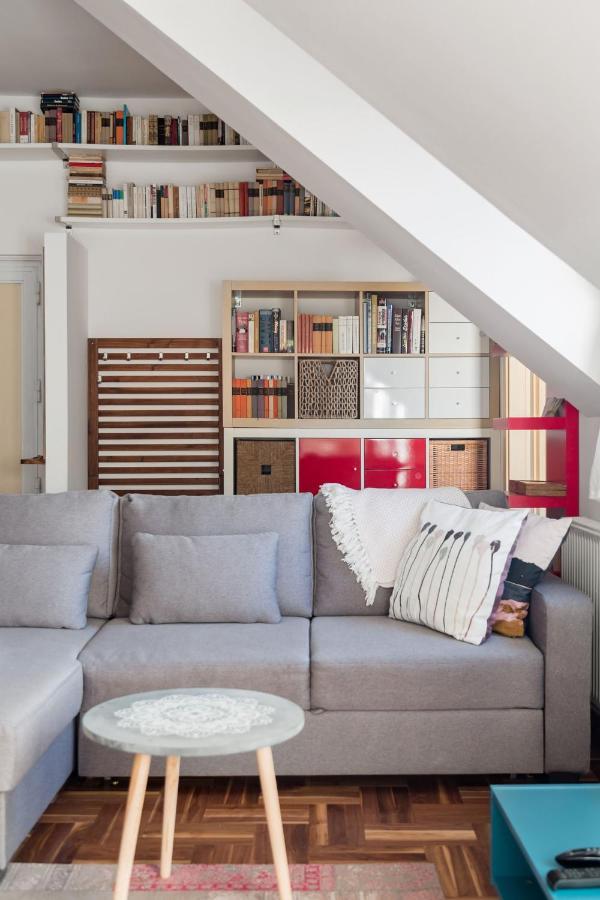 Relax Into Loft Living At A Light-filled Escape *