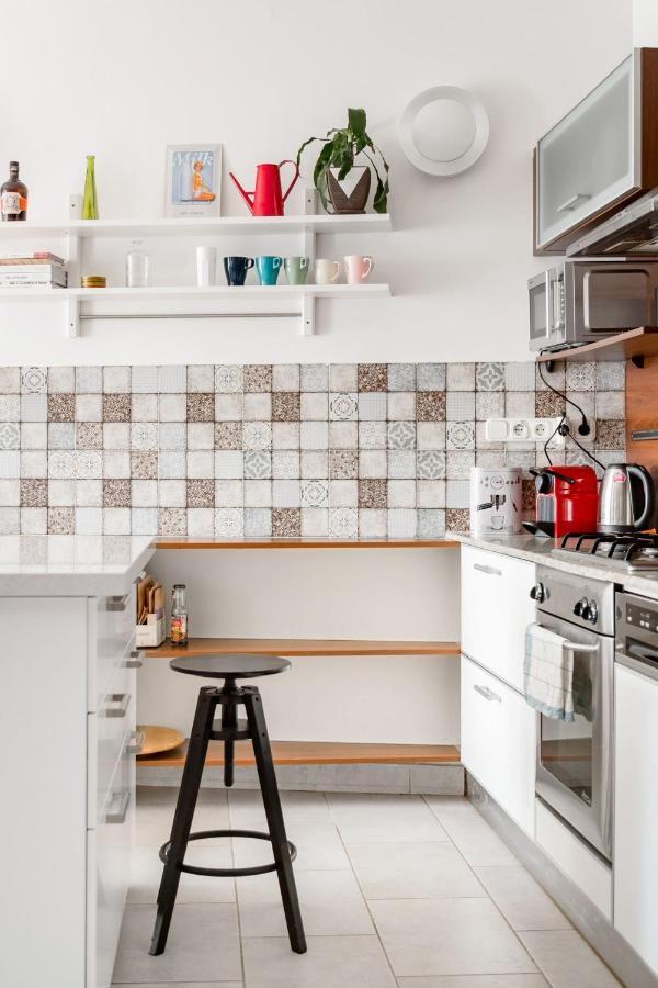Relax Into Loft Living At A Light-filled Escape