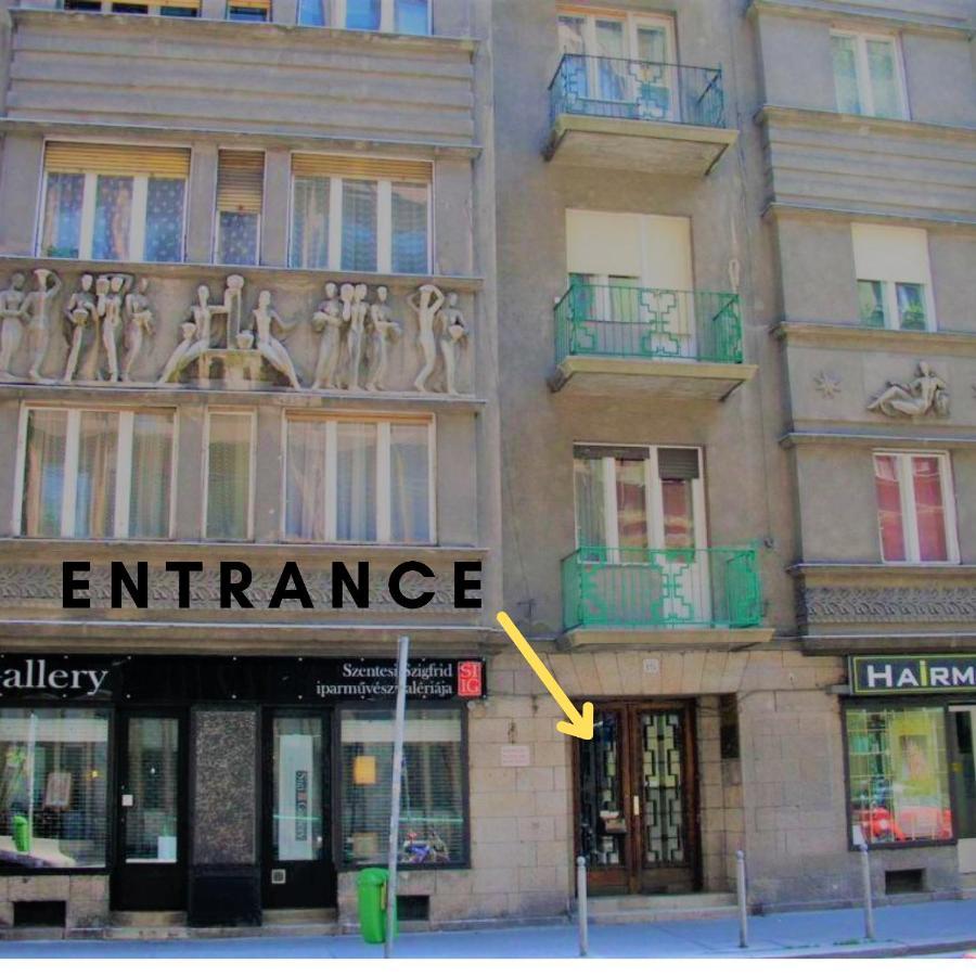 Mimi's Holiday Apartment *