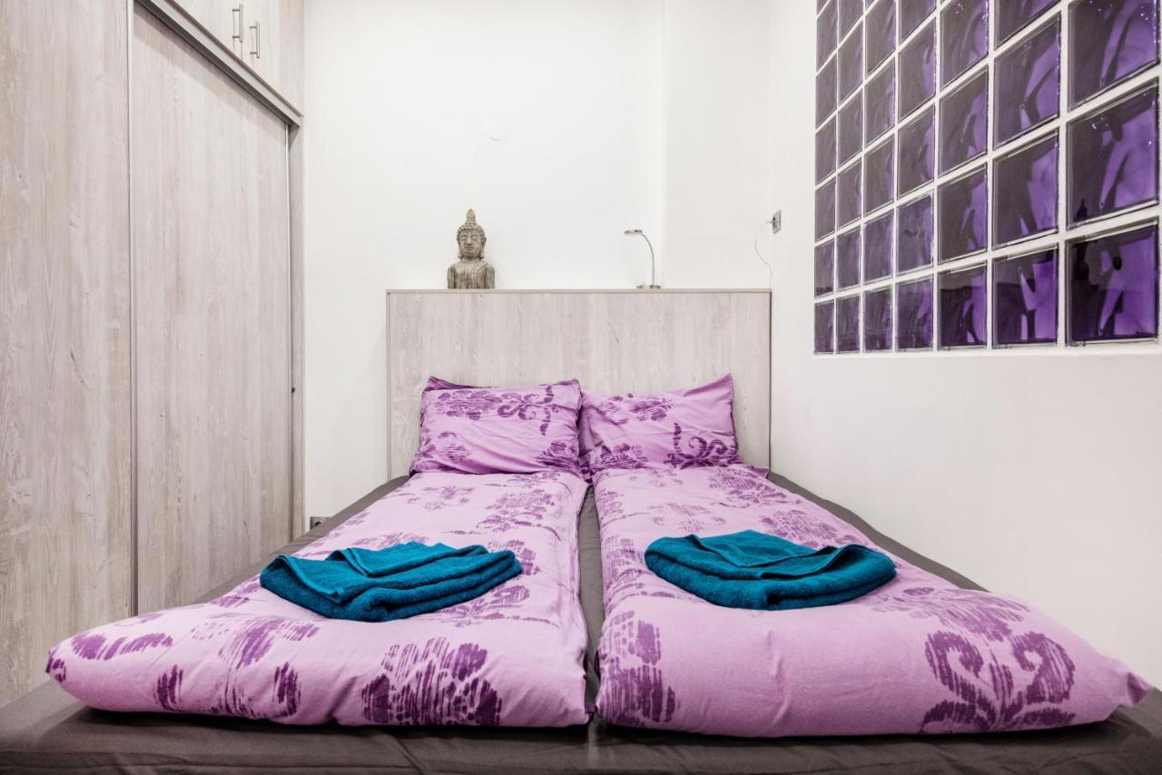 Centre Point Apartment *