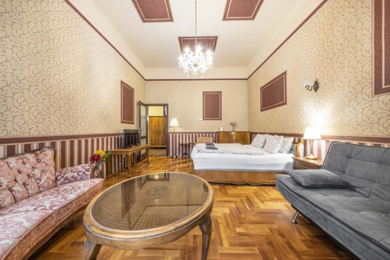 Josephine Apartamento