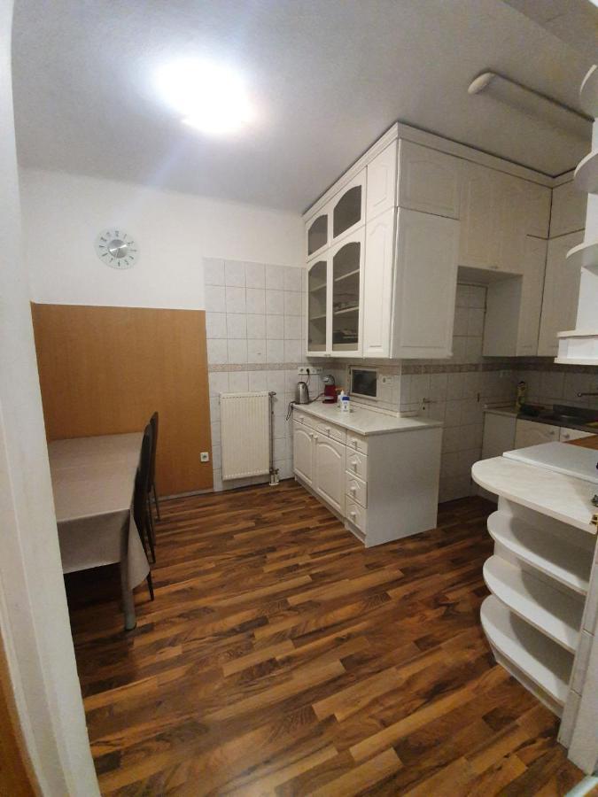 Elegant In The Hearth Of * Budapest
