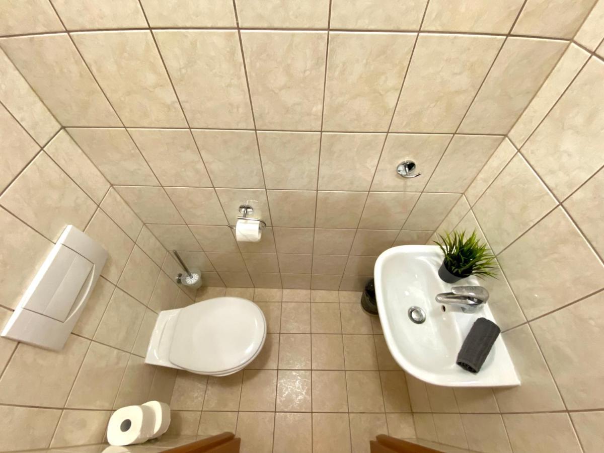 Appartamento Downtown Vibe-kiraly I Apts W Private Balcony *