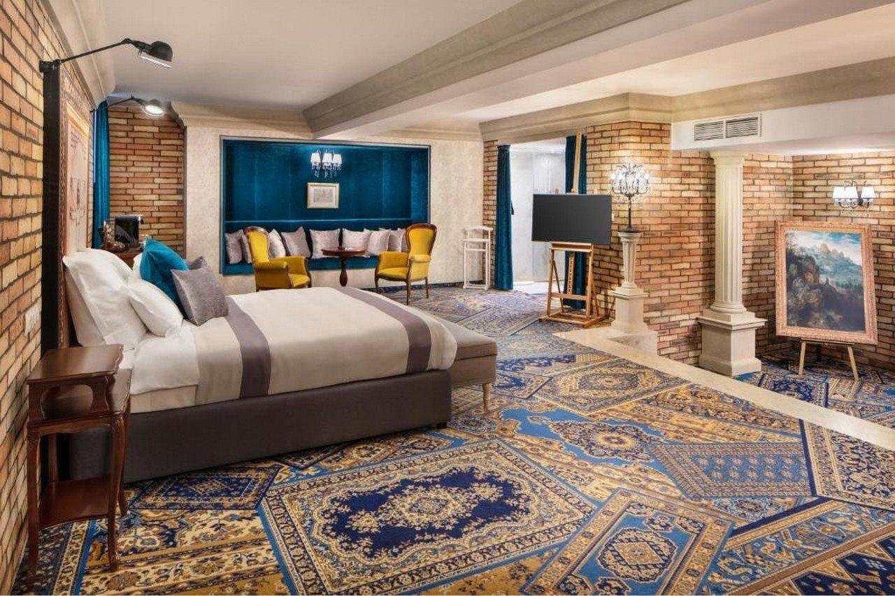 Hotel Mystery 5*