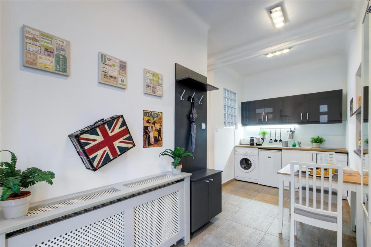 Premium Studio Szervita Square *