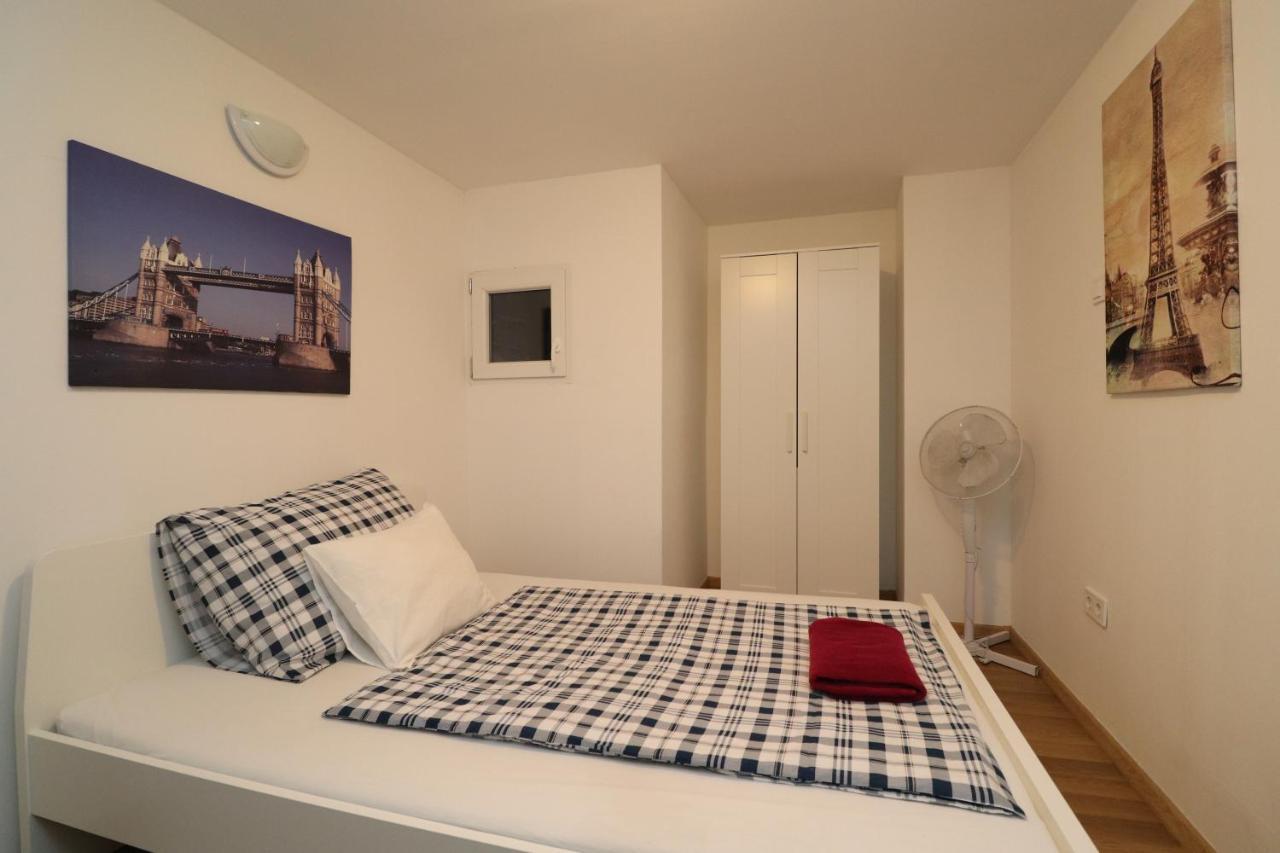 New A In Kiraly Street 106 *