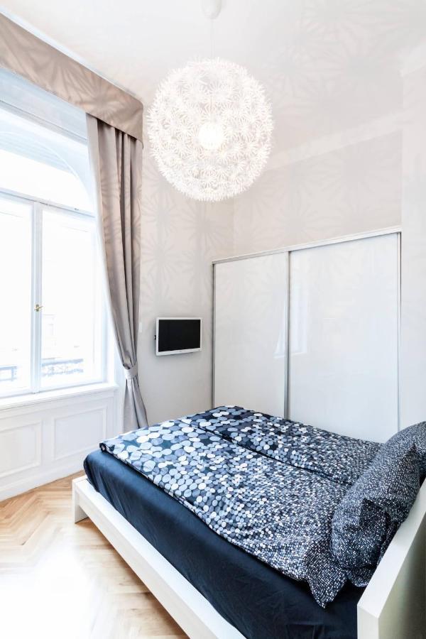 Bpr Sophisticated Astoria With Balcony * Budapest