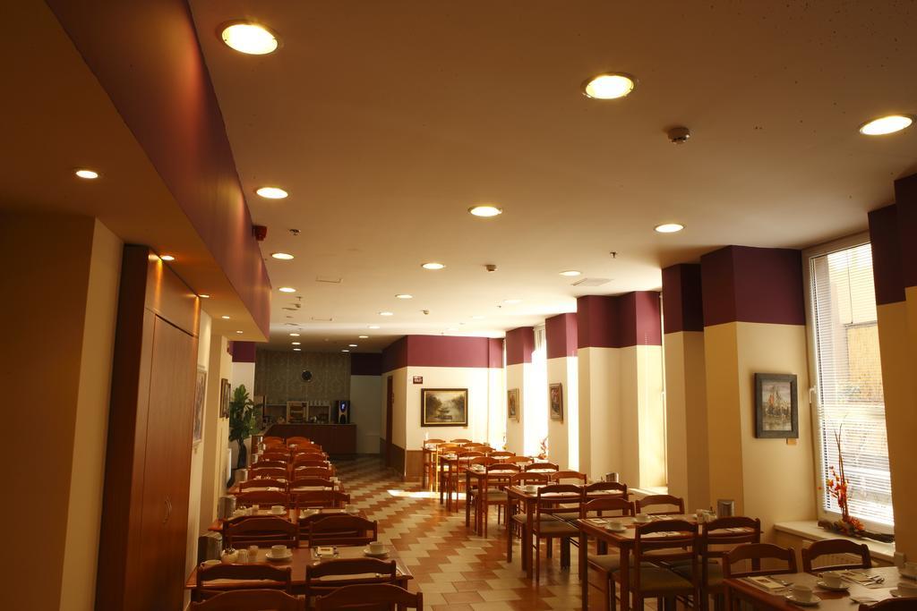 Six Hotel