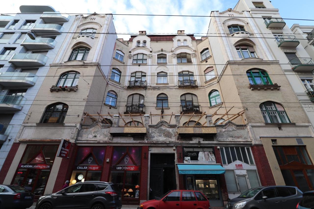 New A In Kiraly Street 106 *