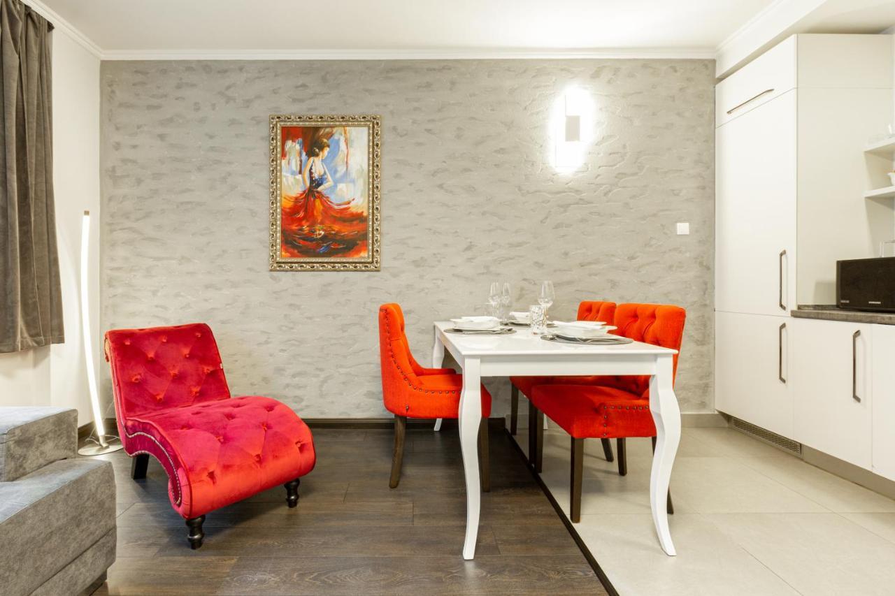 Holidays & Apartment *