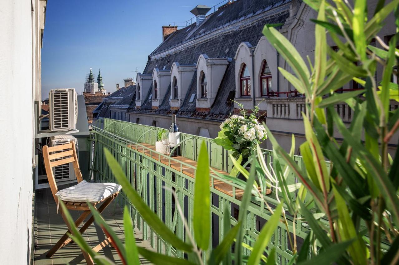 Cute Riverside With Unique Danube View Balcony Apartment