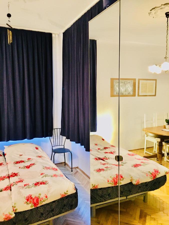Romantic Studio In 12th District Close To Mom Park Apartment *