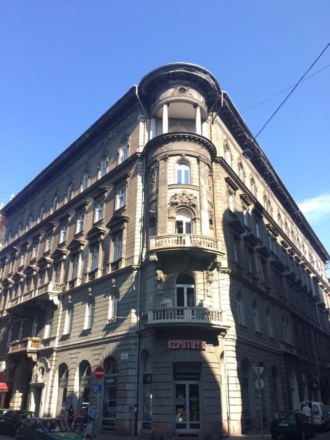 Centre Loft Next To Synagogue Lägenhet
