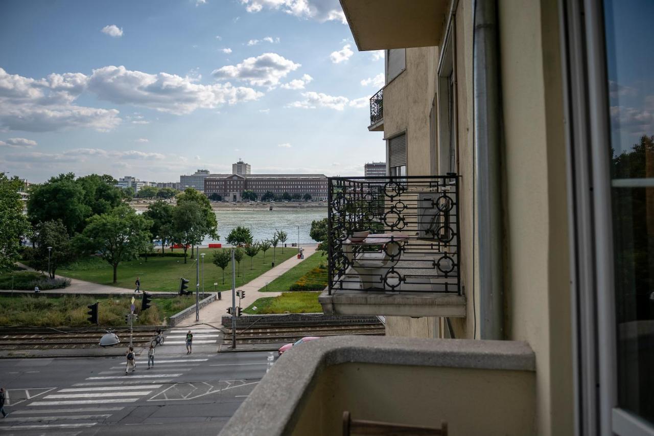 Riverside Balcony With View To Danube Budapest