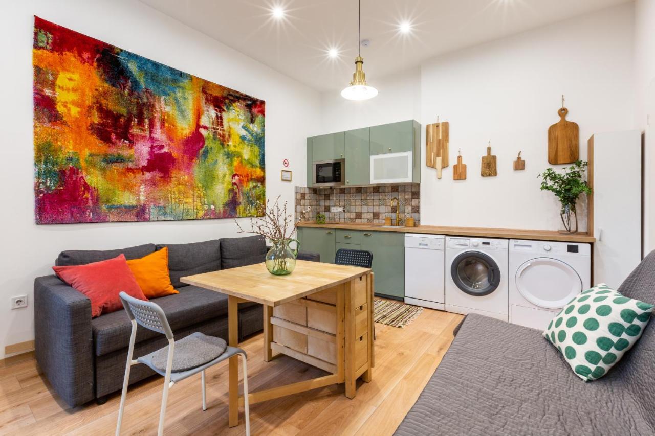 Apartment Industrial Style With Ac Steps To Gozsdu