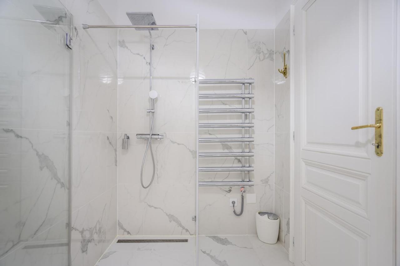 Bpr Adagio Design With A/c Apartment